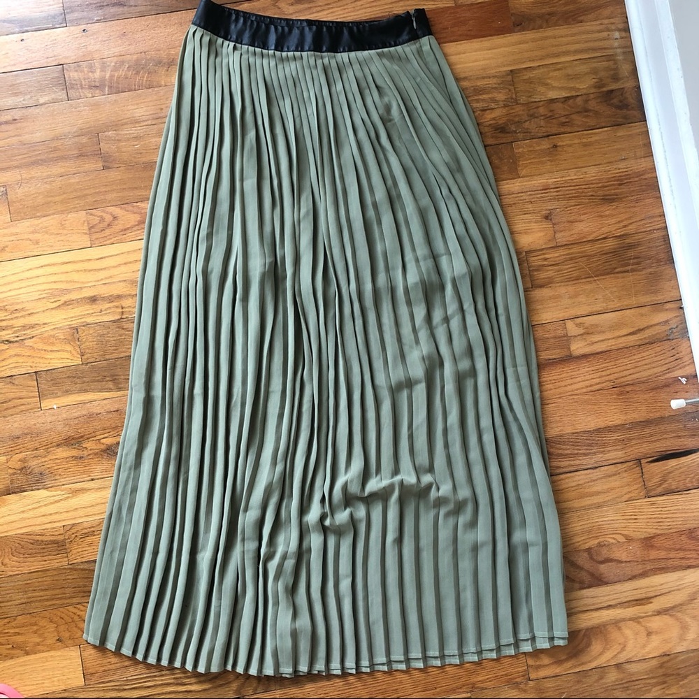 Green Pleated Maxi Skirt